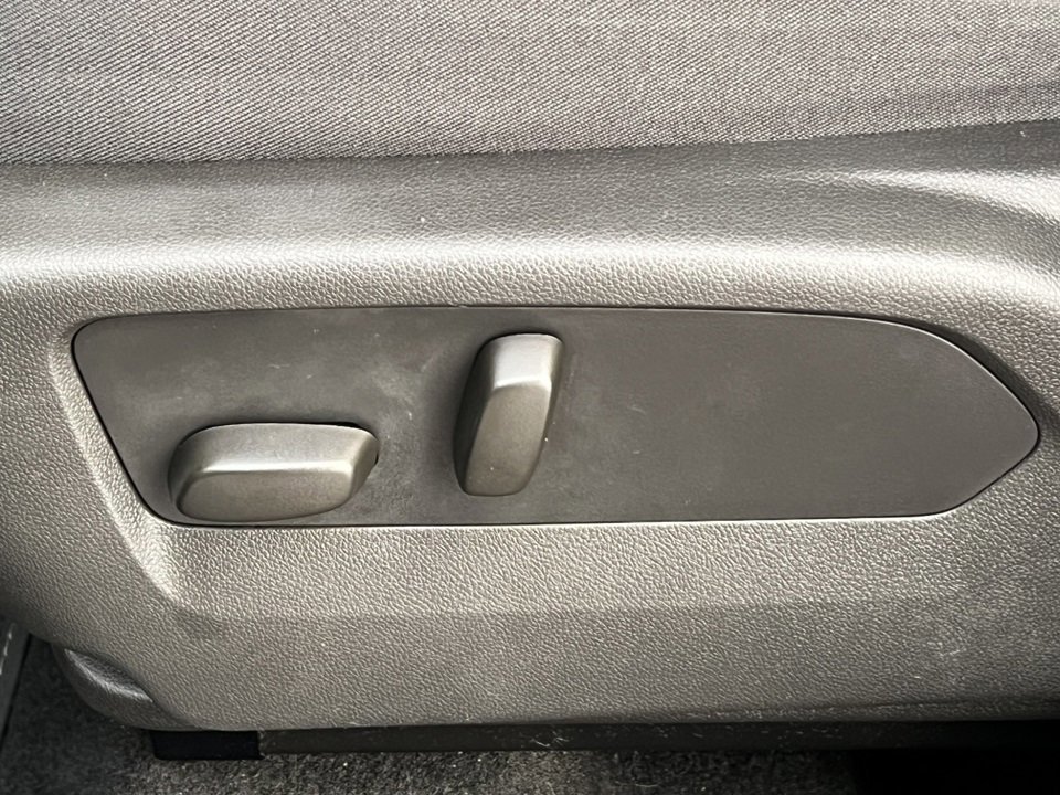 Used 2022 Buick Envision Essence w/ Technology Package I image 17