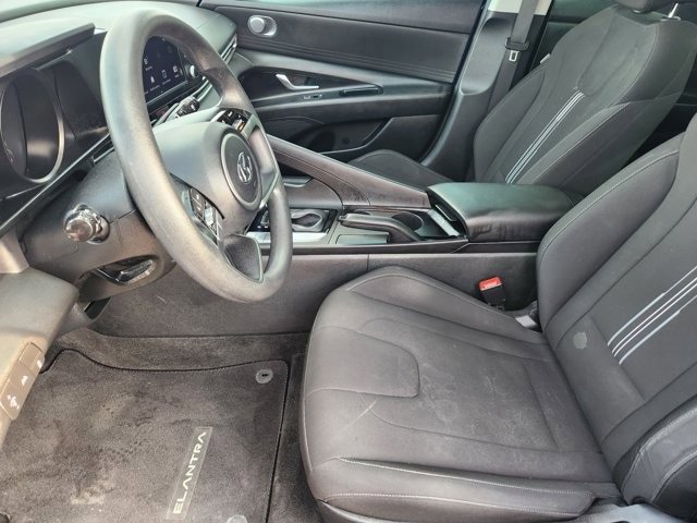 Used 2023 Hyundai Elantra SEL image 12