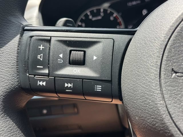 Used 2022 Nissan Rogue SV FWD image 35