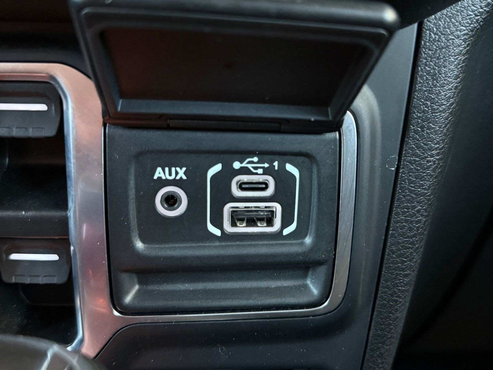 Used 2024 Jeep Wrangler Unlimited Sport AWD/4WD image 31