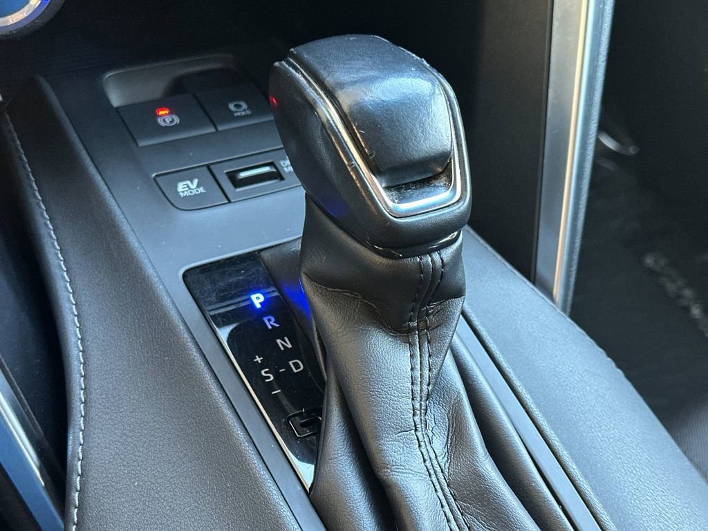 Used 2021 Toyota Venza LE image 21