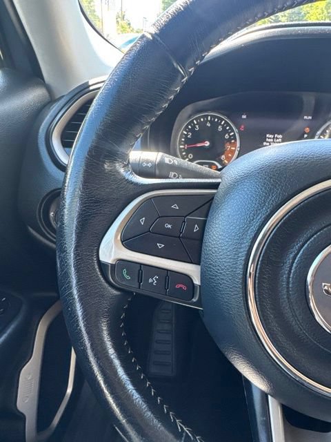 Used 2017 Jeep Renegade Limited AWD/4WD image 24