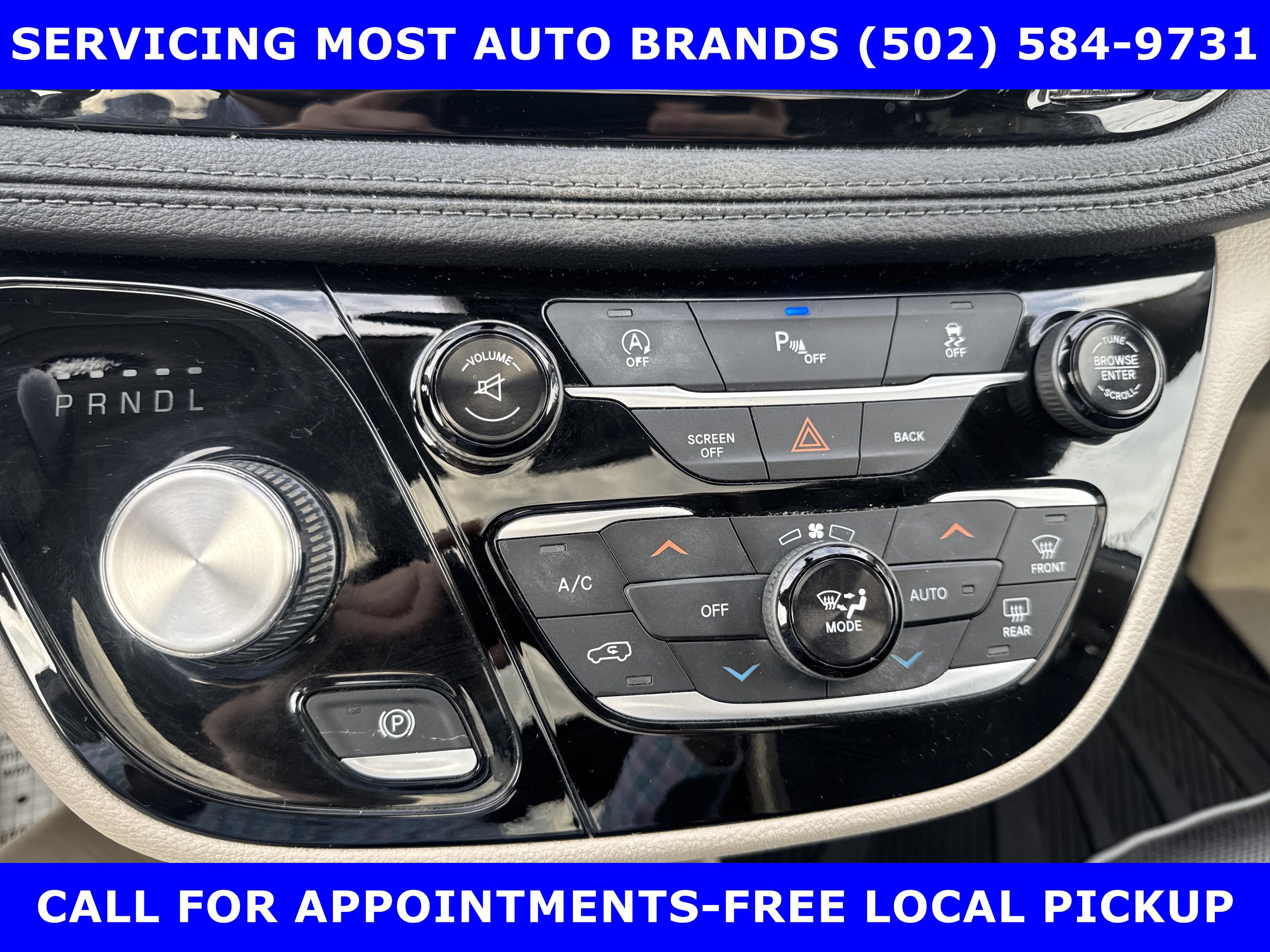 Used 2017 Chrysler Pacifica Limited image 34