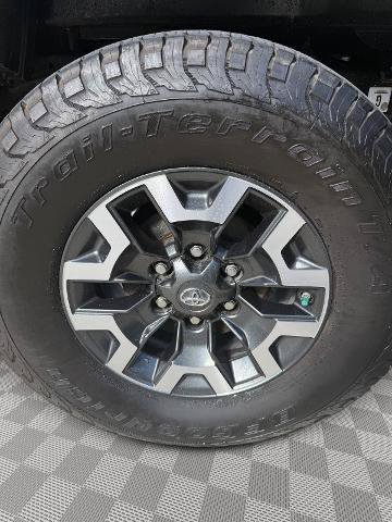Used 2019 Toyota Tacoma TRD Off-Road AWD/4WD image 18