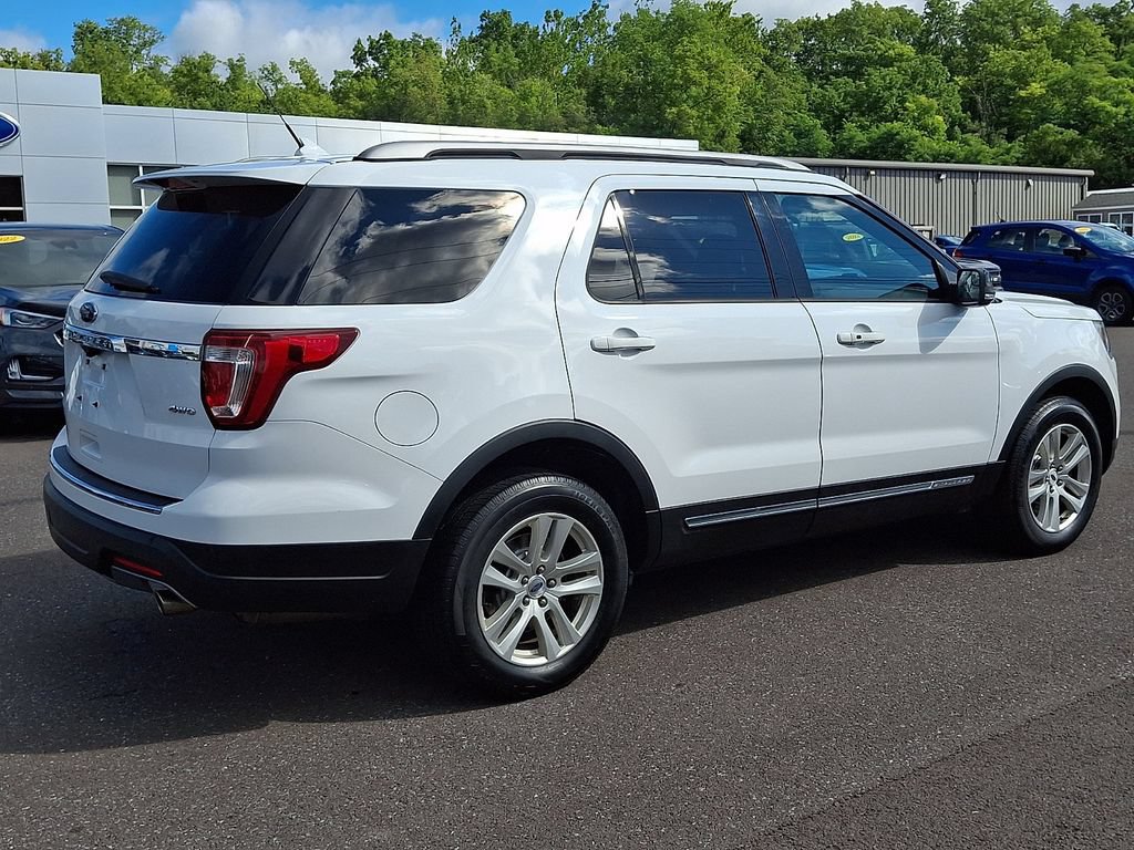 Certified 2018 Ford Explorer XLT w/ Equipment Group 201A AWD/4WD image 11