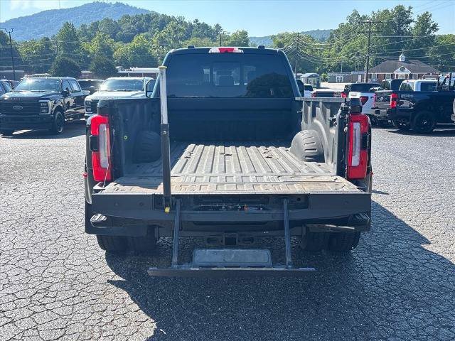 Certified 2023 Ford F450 Platinum w/ FX4 Off-Road Package AWD/4WD image 7