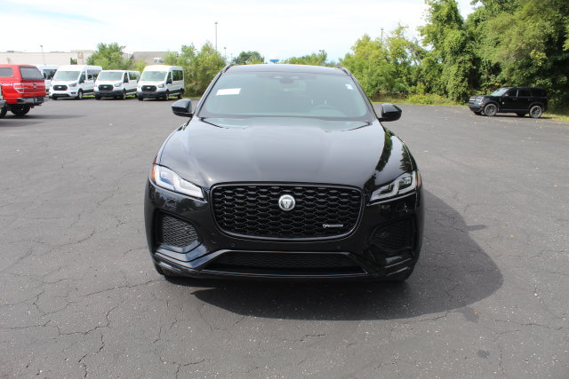 Used 2025 Jaguar F-PACE R-Dynamic S AWD/4WD image 16