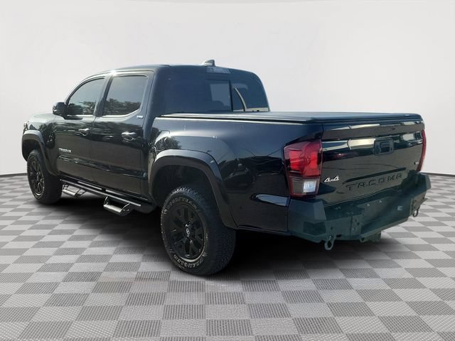 Used 2022 Toyota Tacoma SR5 AWD/4WD image 3