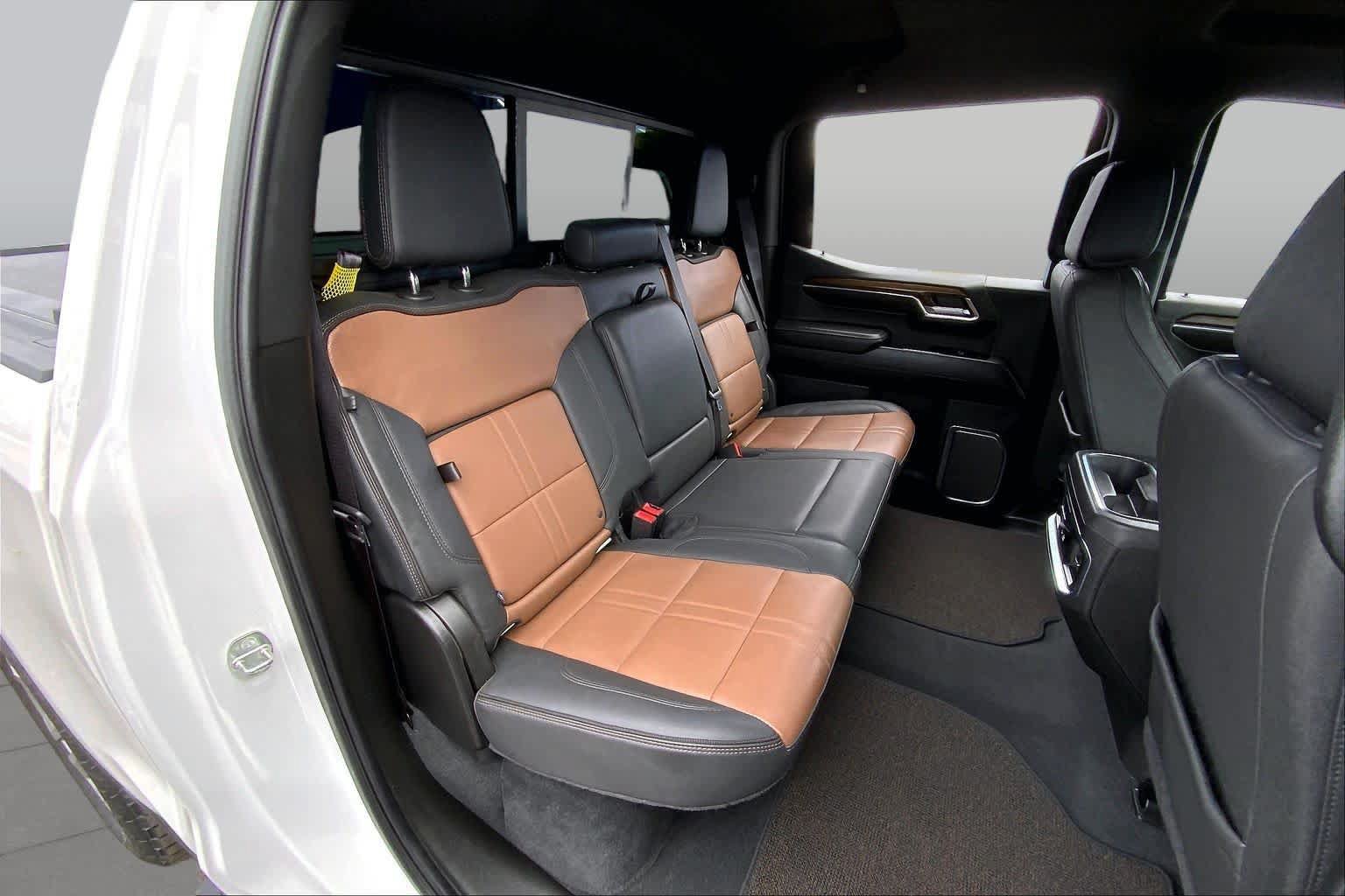 Used 2024 Chevrolet Silverado 1500 High Country w/ Z71 Off-Road Package AWD/4WD image 20