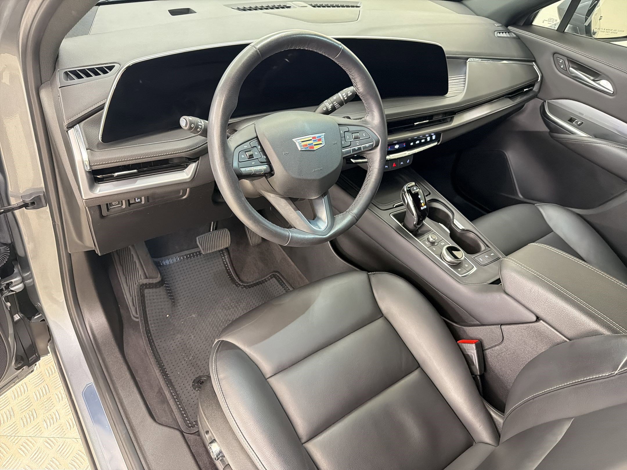 Used 2024 Cadillac XT4 Premium Luxury w/ Cold Weather Package FWD image 4
