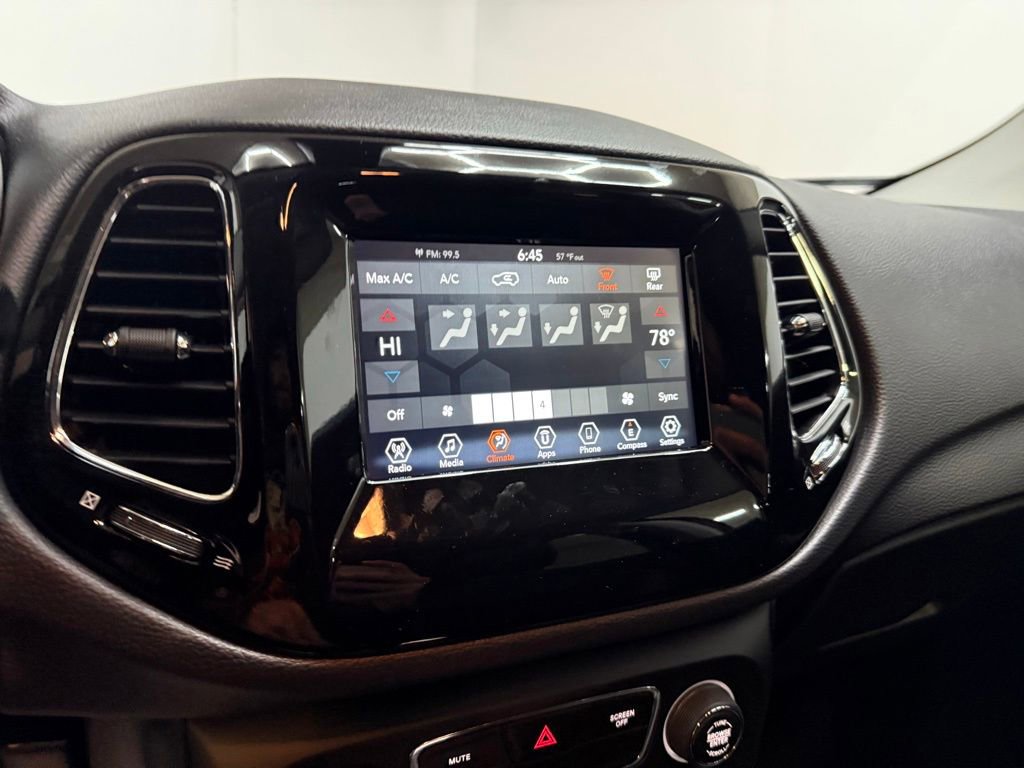 Used 2021 Jeep Compass Latitude image 30