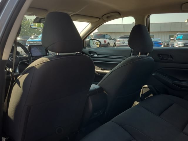 Used 2025 Nissan Altima 2.5 SV FWD image 12