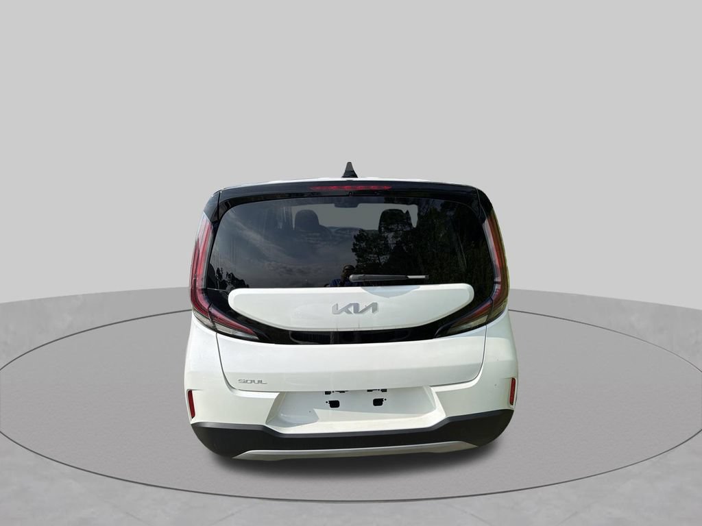 Used 2025 Kia Soul LX w/ LX Technology Package FWD image 8