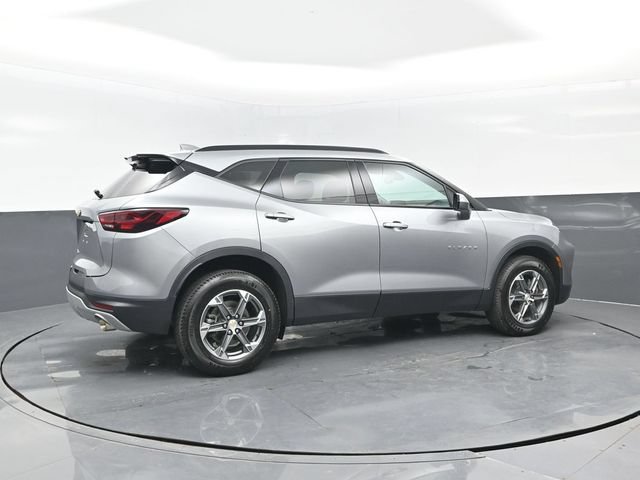 Used 2023 Chevrolet Blazer LT AWD/4WD image 3