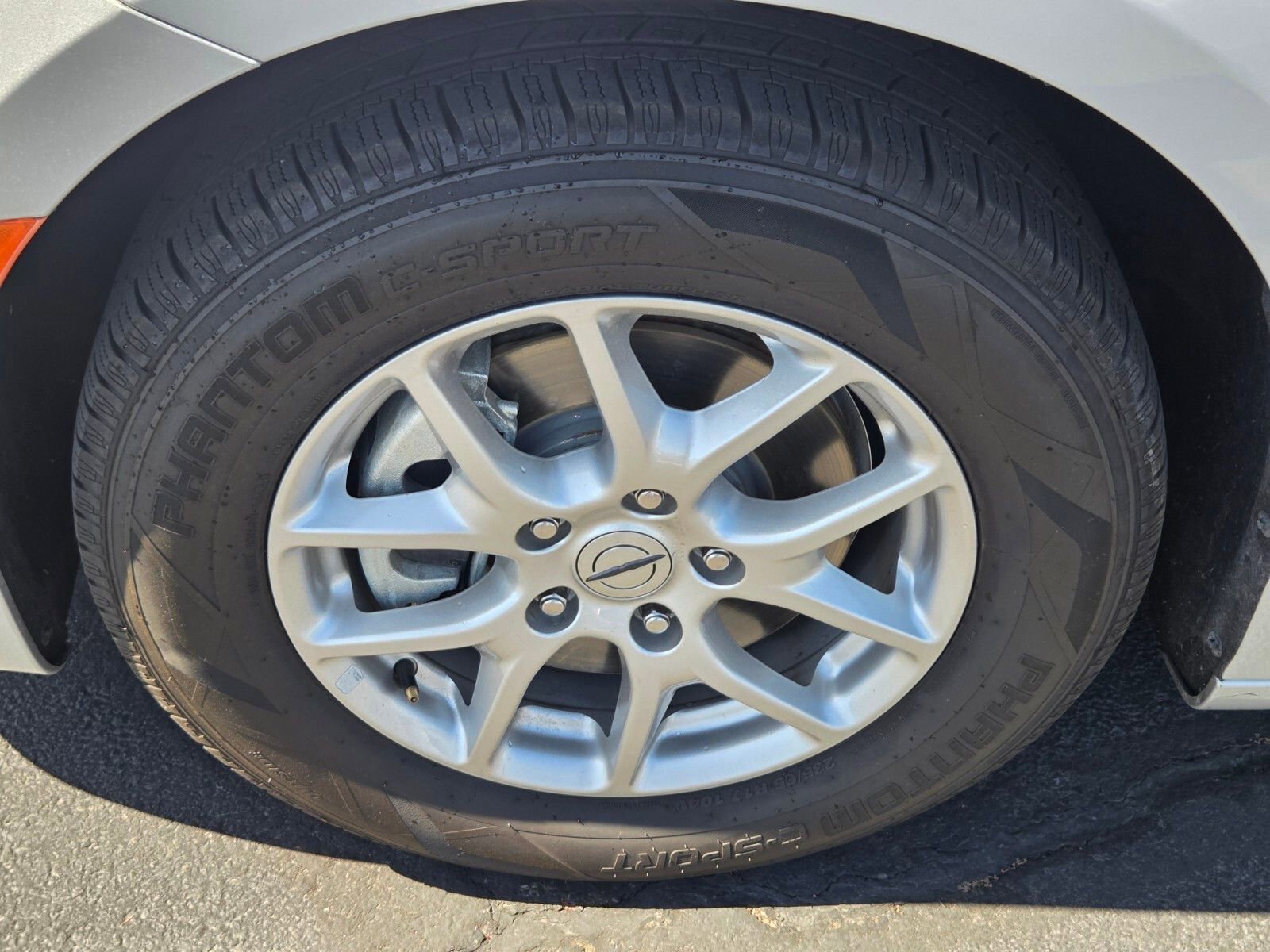Used 2024 Chrysler Pacifica Touring-L FWD image 9