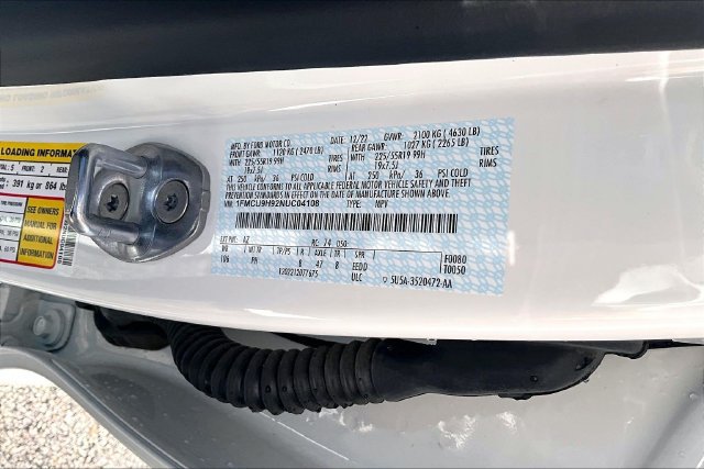 Certified 2022 Ford Escape SEL w/ SEL Stealth AWD Package image 19