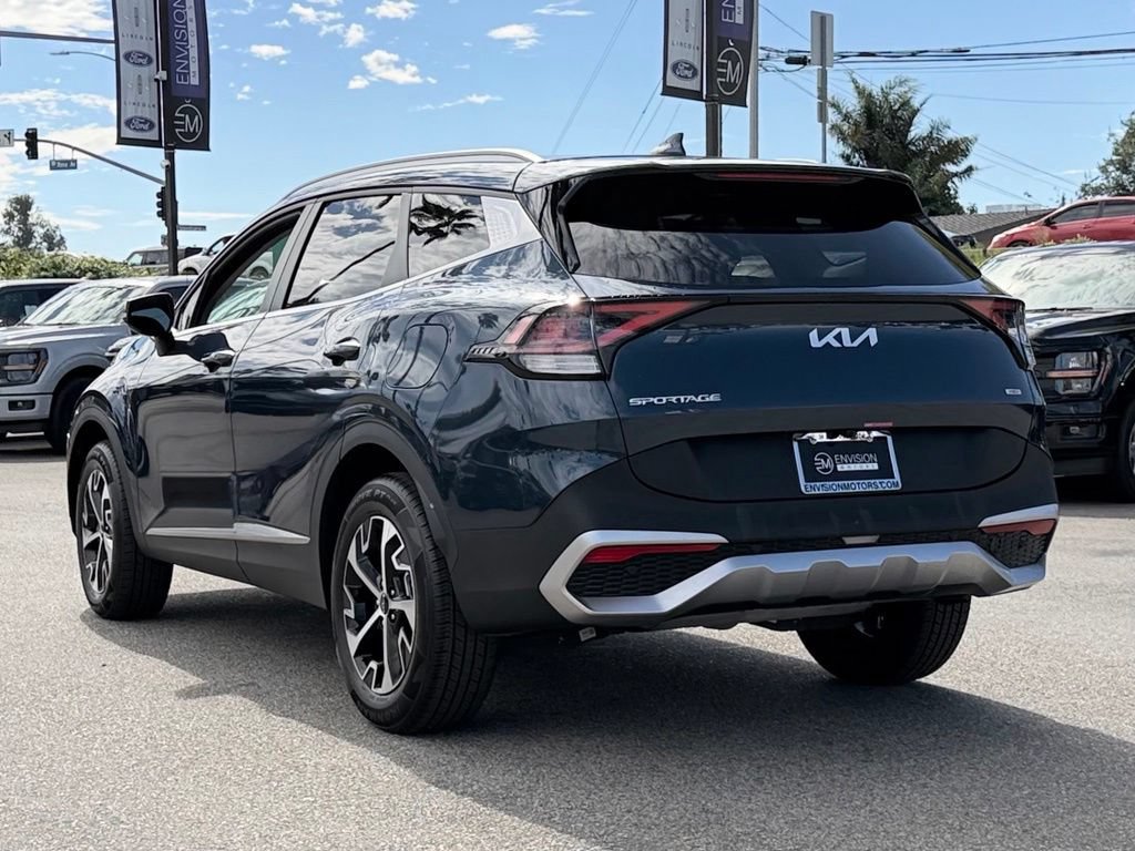 Used 2025 Kia Sportage EX AWD/4WD image 6