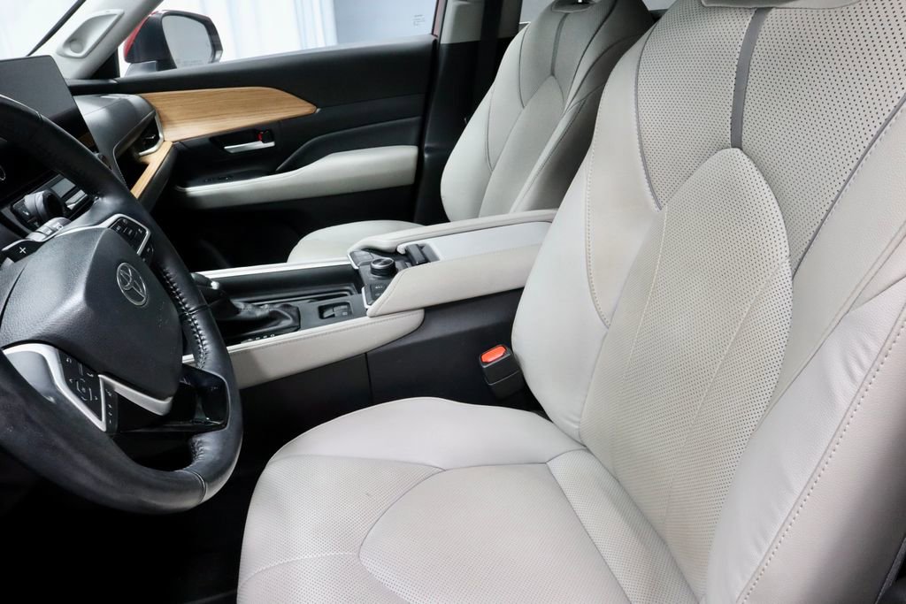 Used 2024 Toyota Grand Highlander AWD image 28