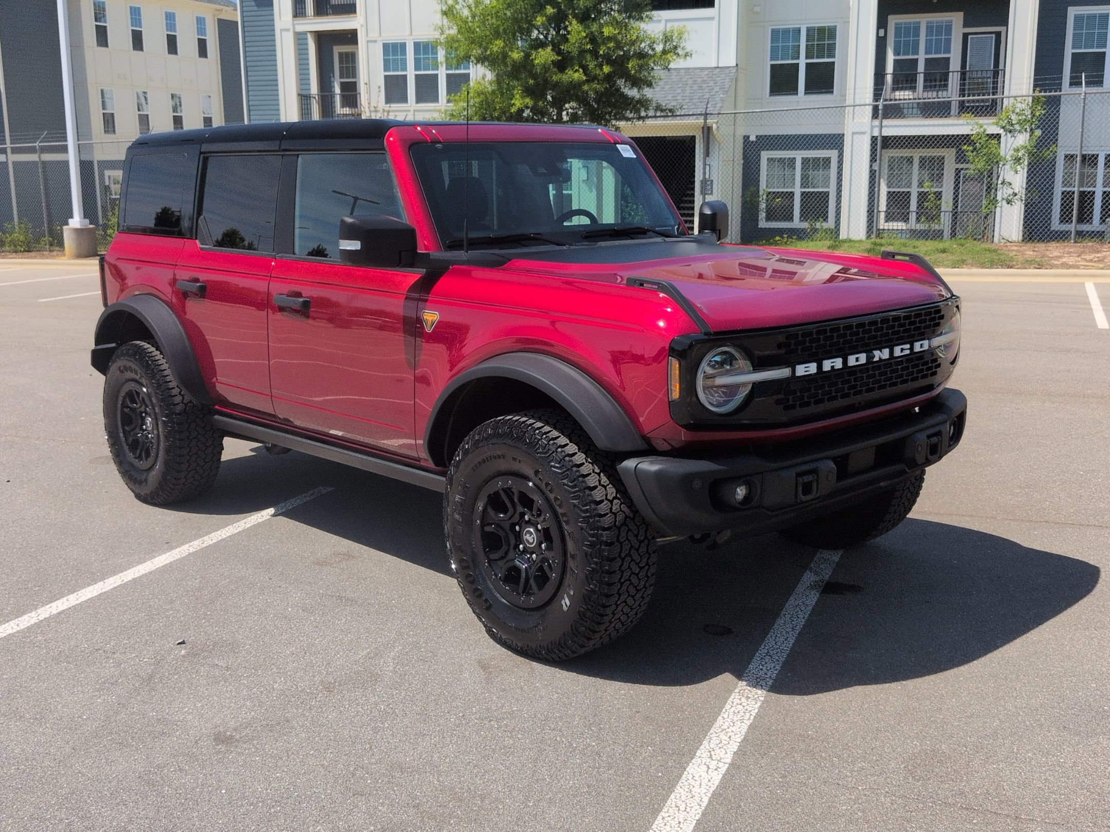 Certified 2025 Ford Bronco Badlands AWD/4WD image 2