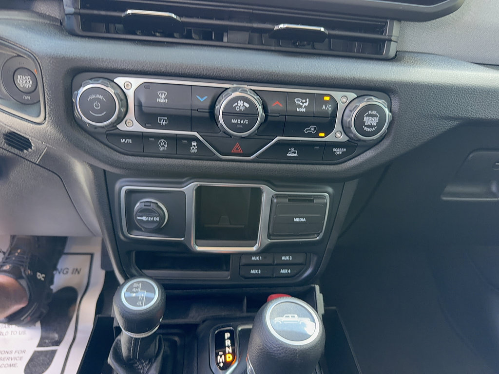 Used 2024 Jeep Gladiator Sport AWD/4WD image 18