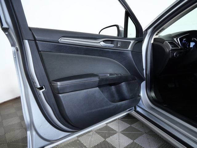 Certified 2020 Ford Fusion SE AWD/4WD image 16