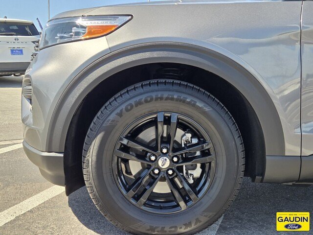 Certified 2021 Ford Explorer XLT RWD image 10