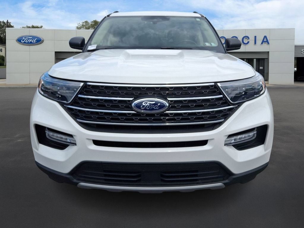 Certified 2023 Ford Explorer XLT w/ Equipment Group 202A AWD/4WD image 2