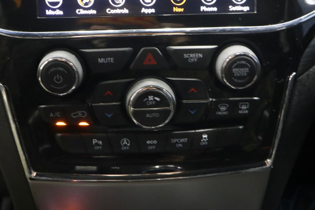 Used 2020 Jeep Grand Cherokee Altitude image 31