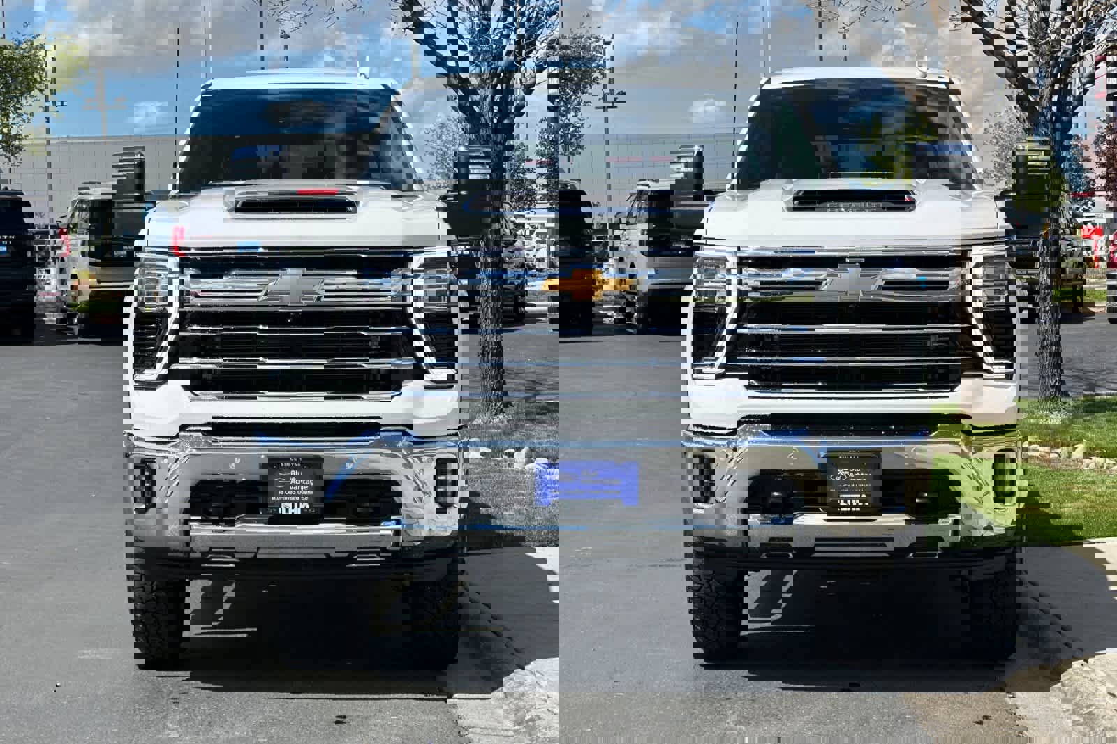 Used 2025 Chevrolet Silverado 3500 LTZ w/ LTZ Premium Package image 8