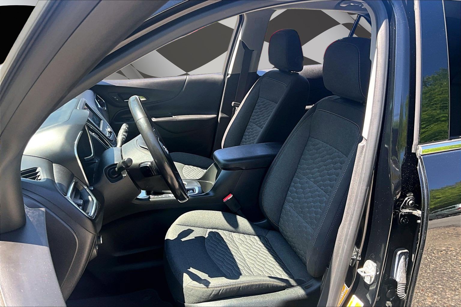 Used 2019 Chevrolet Equinox LT FWD image 25