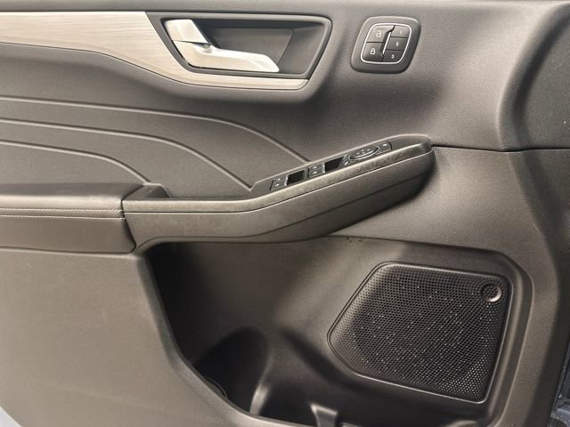 Certified 2025 Ford Escape Platinum image 28