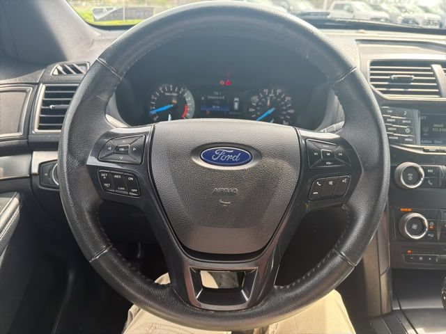Certified 2018 Ford Explorer XLT AWD/4WD image 41