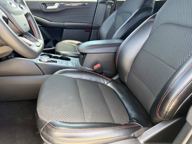Certified 2024 Ford Escape ST-Line AWD/4WD image 16