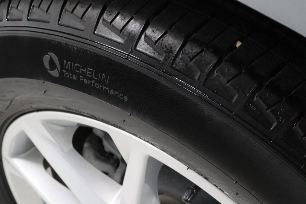 Used 2024 Chevrolet Equinox LT w/ LPO, Floor Liner Package image 19