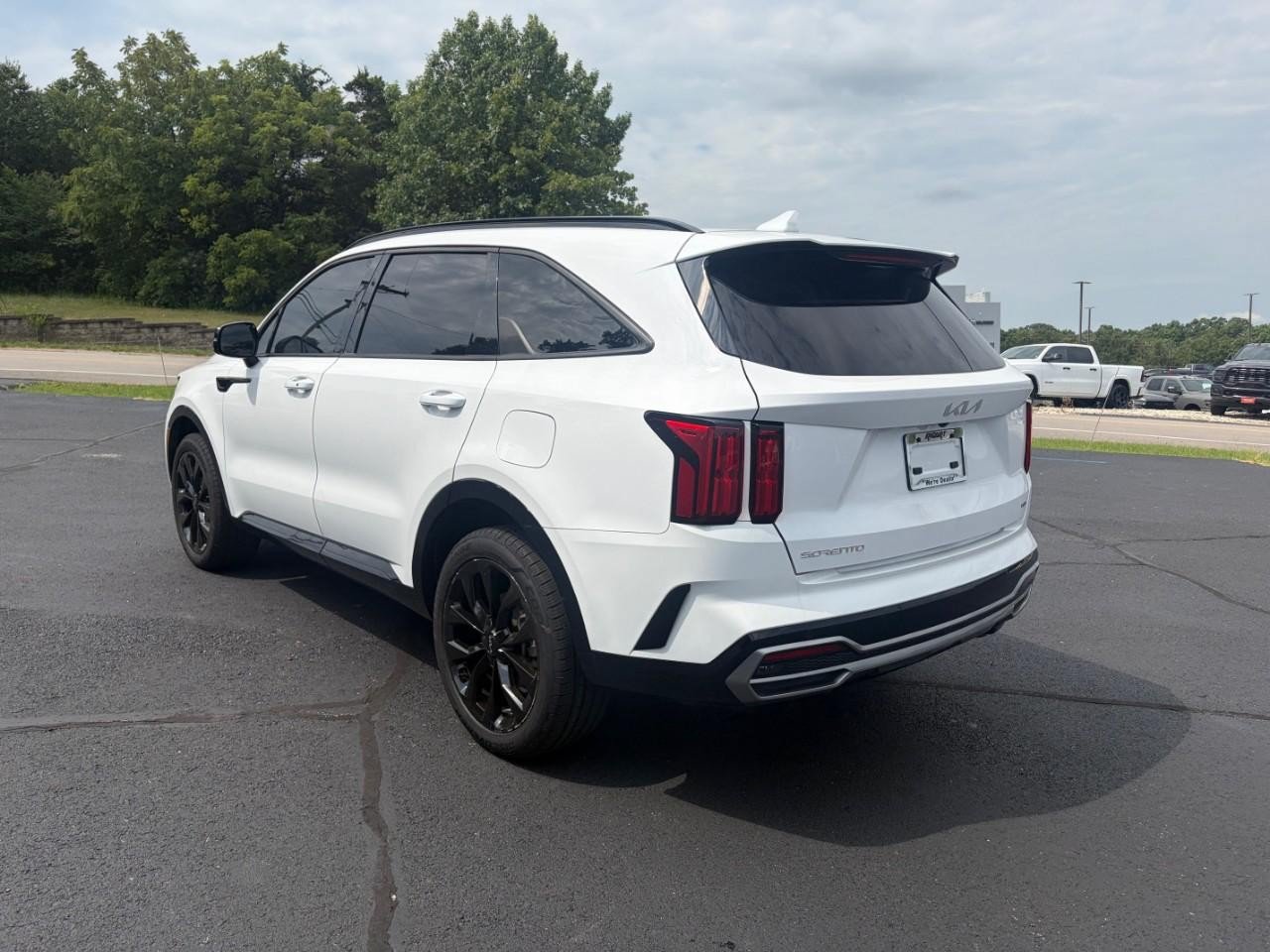 Used 2023 Kia Sorento SX AWD/4WD image 3