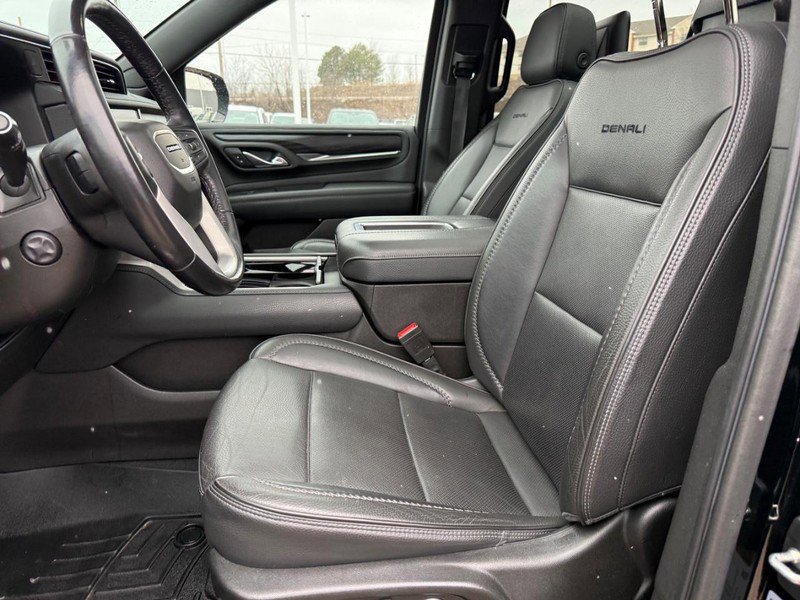 Used 2021 GMC Yukon XL Denali w/ Denali Premium Package image 18