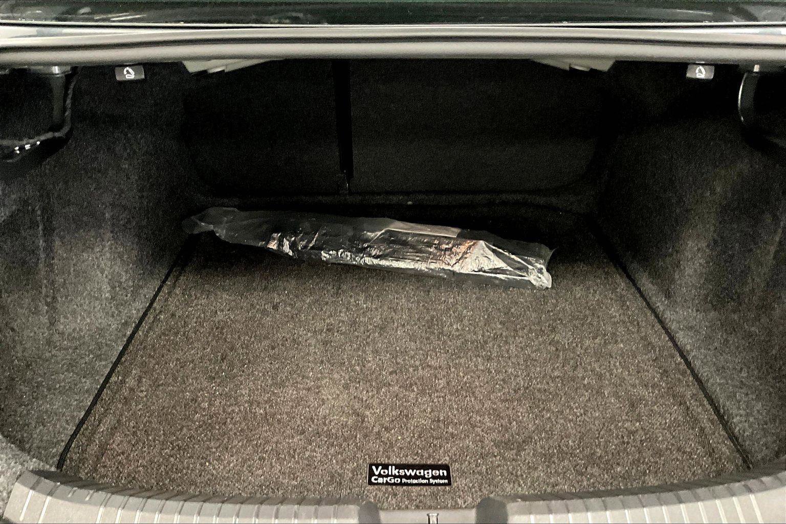 Used 2022 Volkswagen Jetta SE image 33