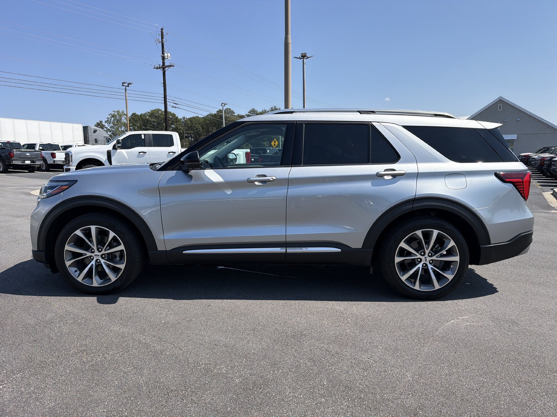 Certified 2025 Ford Explorer Platinum w/ Ultimate Package RWD image 28