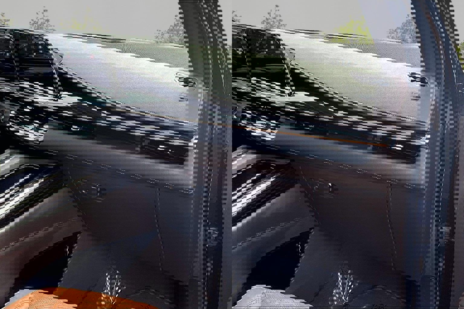 Used 2023 Cadillac Escalade Premium Luxury image 17