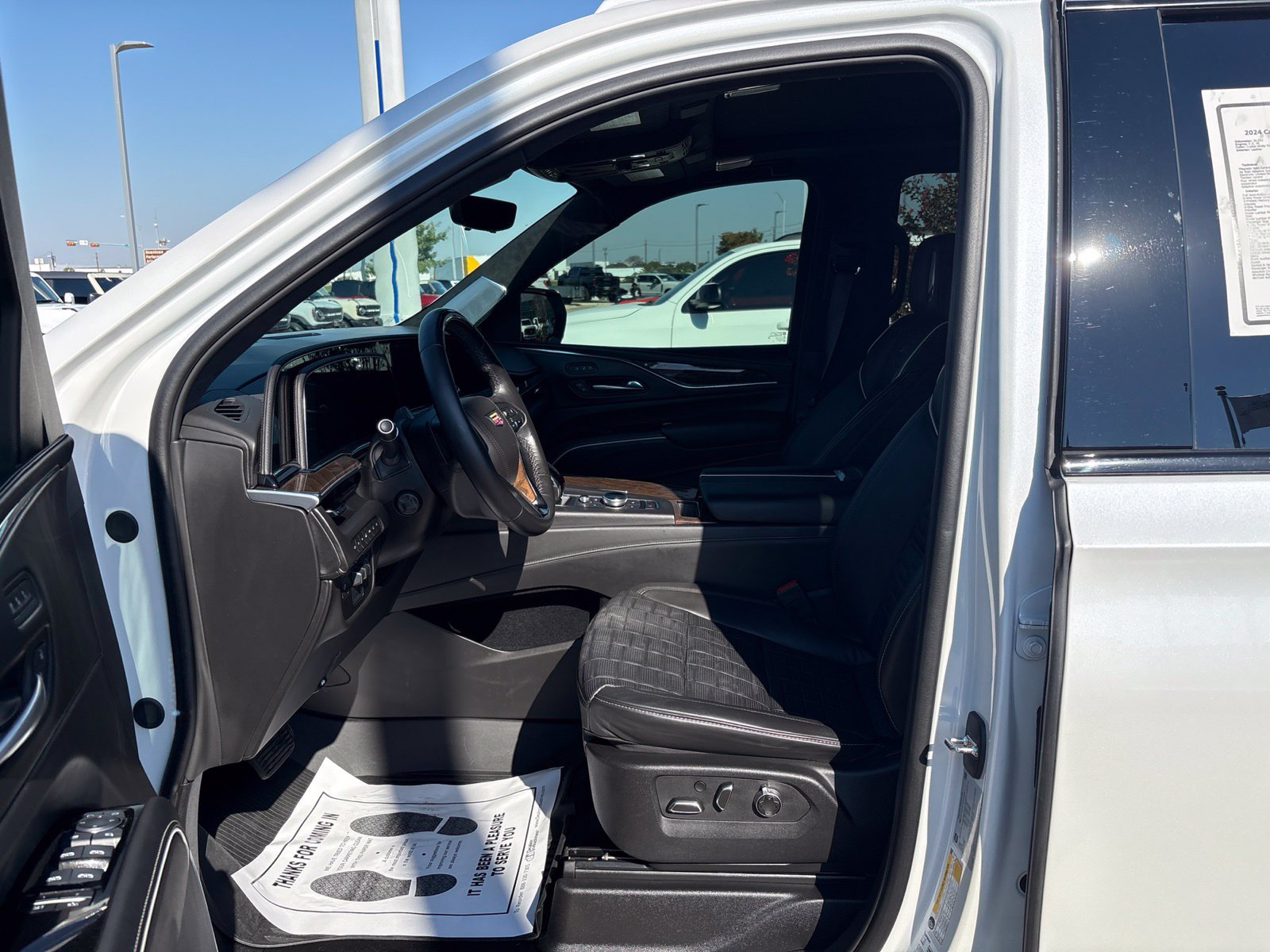 Used 2024 Cadillac Escalade Sport Platinum w/ LPO, ONYX Package AWD/4WD image 14