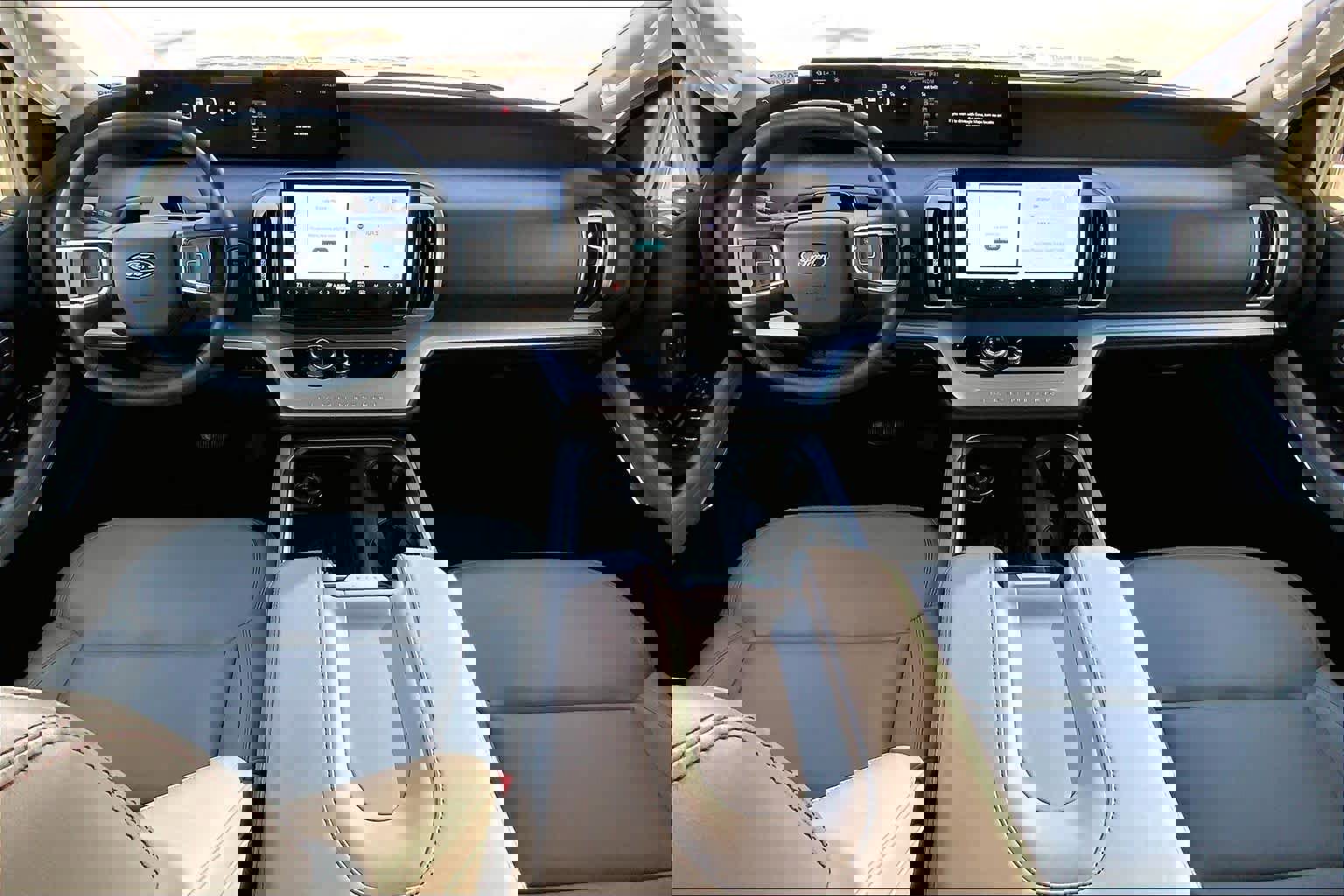 Certified 2025 Ford Expedition Active image 16