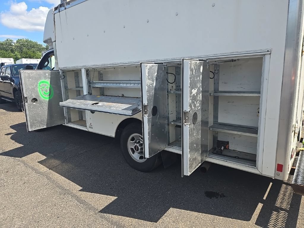 Used 2019 GMC Savana 3500 w/ Power Convenience Package RWD image 16