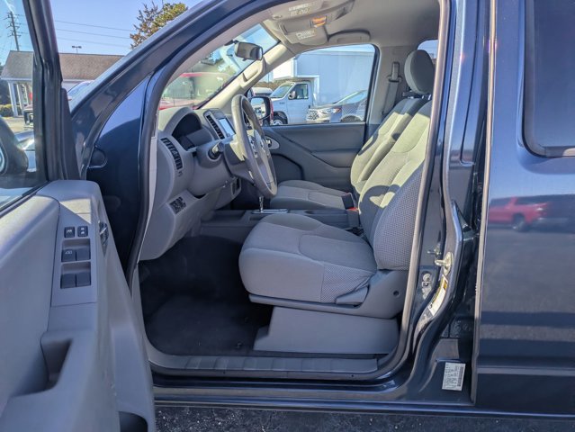 Used 2019 Nissan Frontier SV image 14
