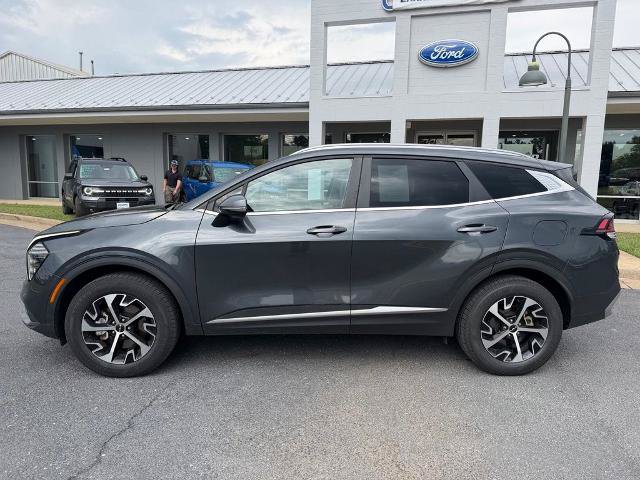 Used 2024 Kia Sportage EX AWD/4WD image 2