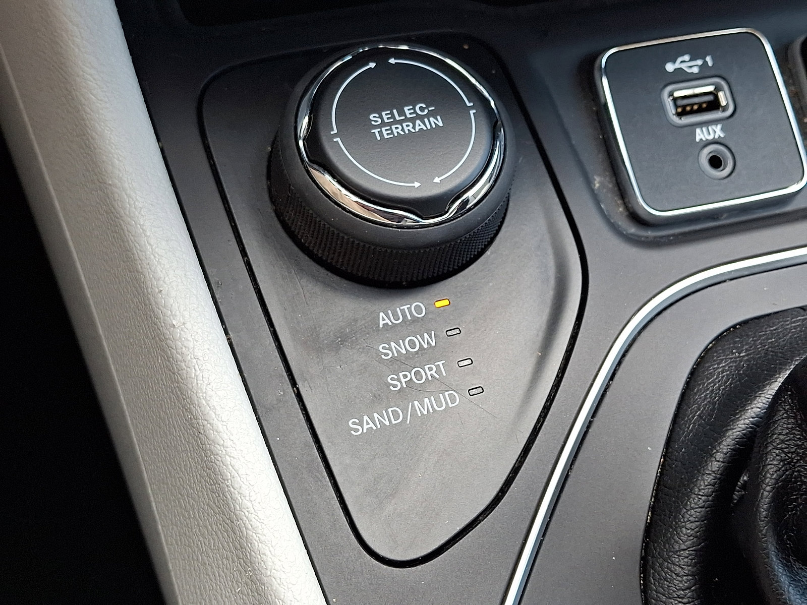 Used 2021 Jeep Cherokee Latitude Lux image 24