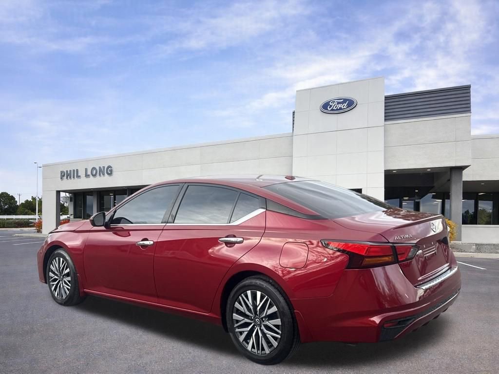Used 2023 Nissan Altima 2.5 SV FWD image 5