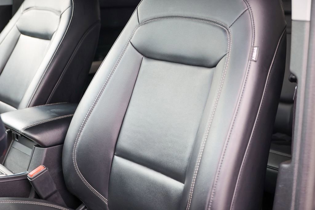 Certified 2023 Ford Explorer XLT w/ Equipment Group 202A image 35