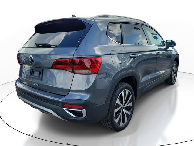 Used 2022 Volkswagen Taos SE FWD image 3
