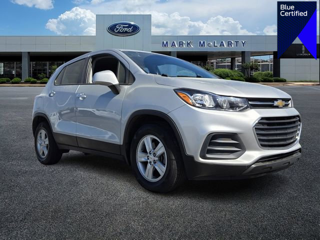 Used 2022 Chevrolet Trax LS w/ Tint and Cruise Package image 1
