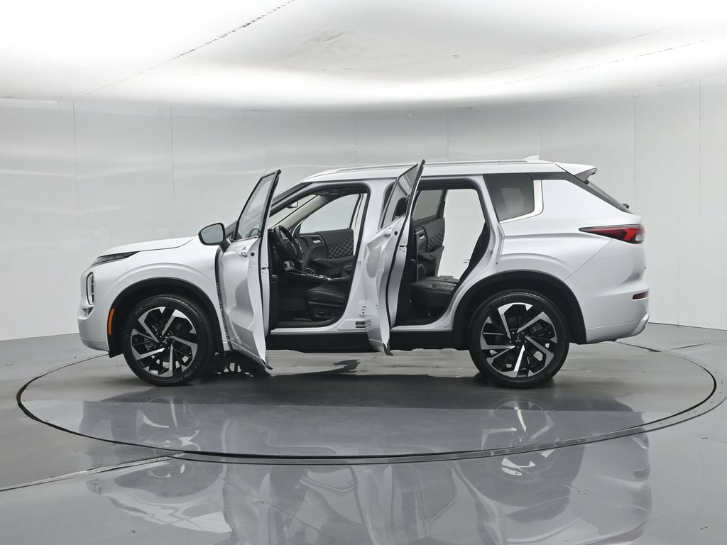 Used 2024 Mitsubishi Outlander SEL FWD image 33